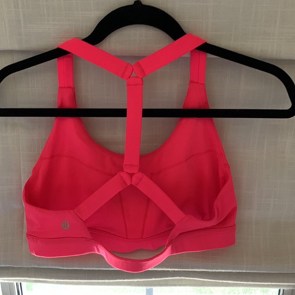 Lululemon hot pink sports bra